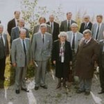 Komission kokouksen osanottajia v. 1991.